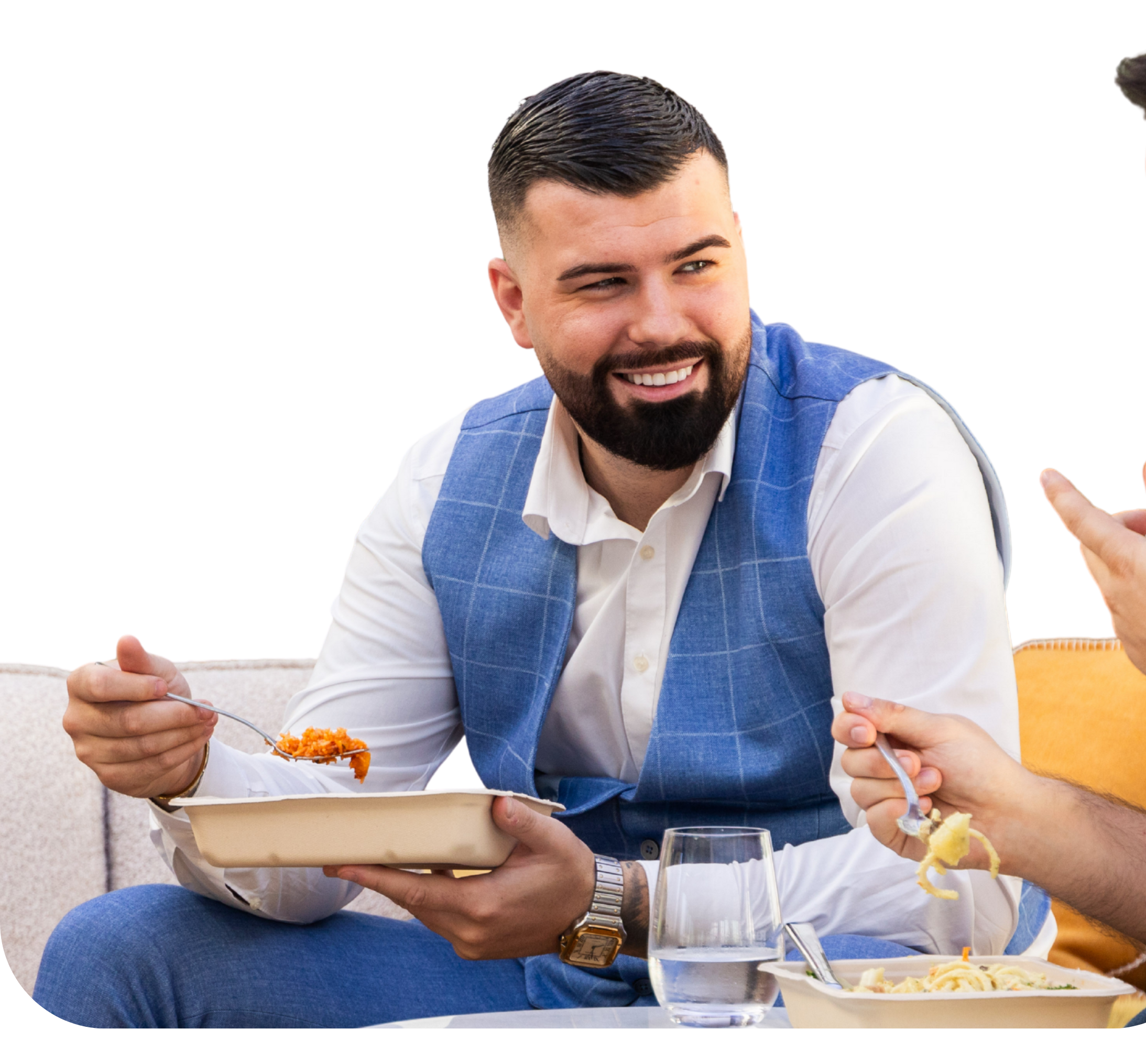 Ein glücklicher Kunde genießt ein Gericht von Mr. Lunch