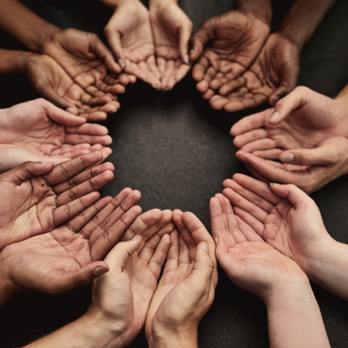 Hände in Gemeinschaft